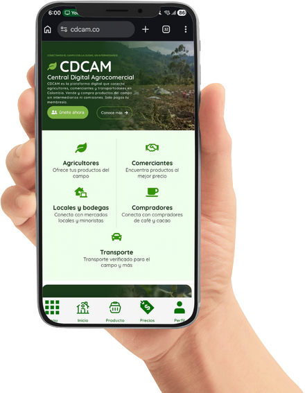 Campesino usando su celular en el campo - Contacto CDCAM